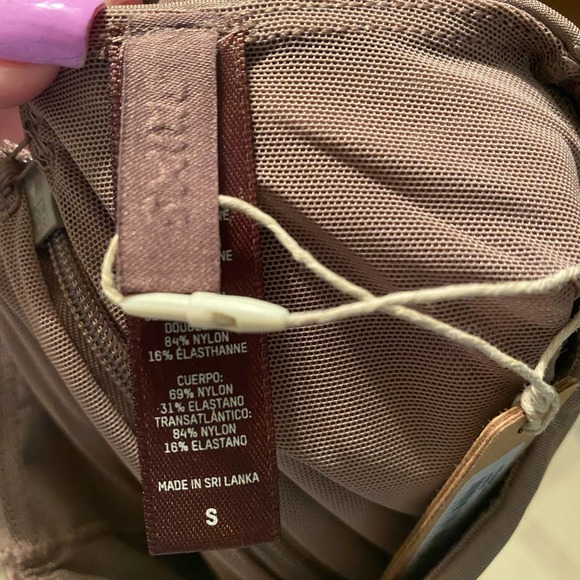 SKIMS ALL IN ONE MOCK NECK SLEEVELESS ONESIE UMBER NWT - Picture 6 of 9